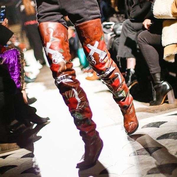 style knee high shoes side zip women boots long genuine leather special shaped heel knight boots skull pattern motorcycle boots
style knee high shoes side zip women boots long genuine leather special shaped heel knight boots skull pattern motorcycle boots