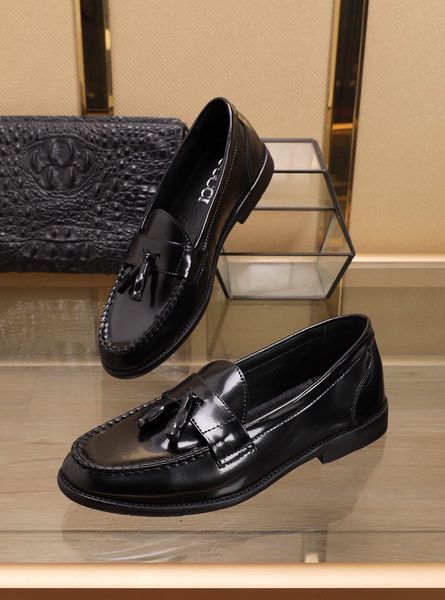 high-end luxury fashion designer men's leather shoes casual party dress shoes business office wedding shoes triple classic men's b
high-end luxury fashion designer men's leather shoes casual party dress shoes business office wedding shoes triple classic men's b