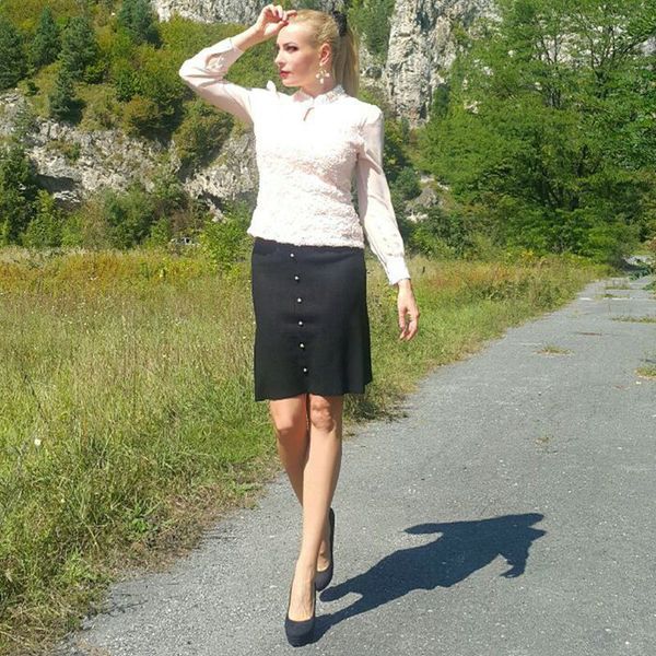 gigogou high waist knitted women skirts autumn winter thick warm skirt long female warm skirts with button, Black;gray
gigogou high waist knitted women skirts autumn winter thick warm skirt long female warm skirts with button, Black;gray