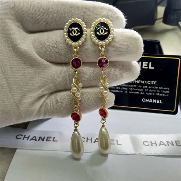 New de igner high end brand cla ic cry tal letter tud earring fa hion jewelry for women tatement imitation pearl earring jewelry, Golden;silver 
New de igner high end brand cla ic cry tal letter tud earring fa hion jewelry for women tatement imitation pearl earring jewelry, Golden;silver