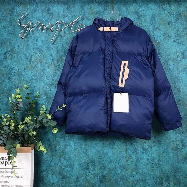 19ss france paris autumn and winter the latest zipper pockets blue fashion wild men's designer hooded down jacket, Black;brown
19ss france paris autumn and winter the latest zipper pockets blue fashion wild men's designer hooded down jacket, Black;brown