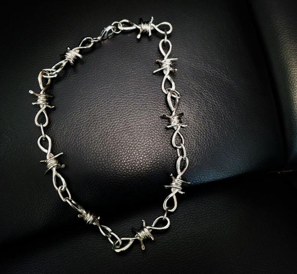 2019 new handmade men women chain thorns spur necklace heavy duty padlock choker metal collar, Golden;silver
2019 new handmade men women chain thorns spur necklace heavy duty padlock choker metal collar, Golden;silver