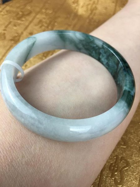 send a certificate natural jadeite bracelet light green floating blue 54-61mm female bracelet jewelry gift, Golden;silver
send a certificate natural jadeite bracelet light green floating blue 54-61mm female bracelet jewelry gift, Golden;silver