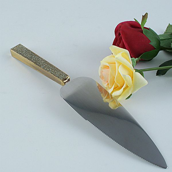 нержавеющая сталь сыр лопата cutter нож треугольник зубчатый торт свадебный день рождения нож шпатель для выпечки кухня инструмент 2pcs / se
нержавеющая сталь сыр лопата cutter нож треугольник зубчатый торт свадебный день рождения нож шпатель для выпечки кухня инструмент 2pcs / se