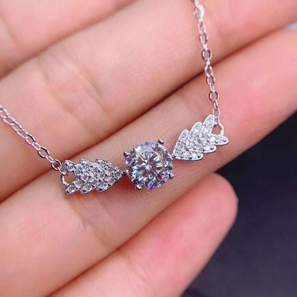 quality mozan drill wing shape pendant necklace real 925 solid silver clean fashion fine weddings jewelry for women in
quality mozan drill wing shape pendant necklace real 925 solid silver clean fashion fine weddings jewelry for women in