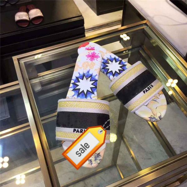 dazzle flowers women designer slippers flat bottom embroidery sandal floral brocade slipper, Black
dazzle flowers women designer slippers flat bottom embroidery sandal floral brocade slipper, Black