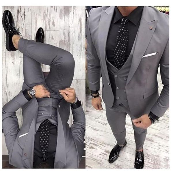 groom tuxedos groomsmen peak lapel grey custom made men suits wedding/prom/dinner man blazer ( jacket+pants+vest+tie ) m1418, Black;gray
groom tuxedos groomsmen peak lapel grey custom made men suits wedding/prom/dinner man blazer ( jacket+pants+vest+tie ) m1418, Black;gray