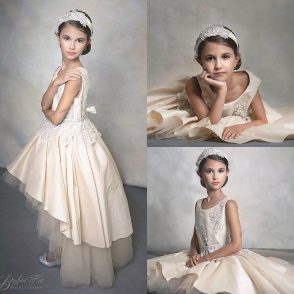 vintage high low flower girls dresses for weddings pearls a line satin princess dress for little girl sleeveless champagne pageant gowns, White;blue
vintage high low flower girls dresses for weddings pearls a line satin princess dress for little girl sleeveless champagne pageant gowns, White;blue
