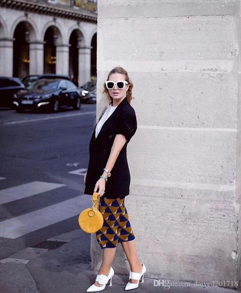 new european classic fashion ladies handbag fashion bag pure soft leather, round bag banquet , paris fashion show 
new european classic fashion ladies handbag fashion bag pure soft leather, round bag banquet , paris fashion show