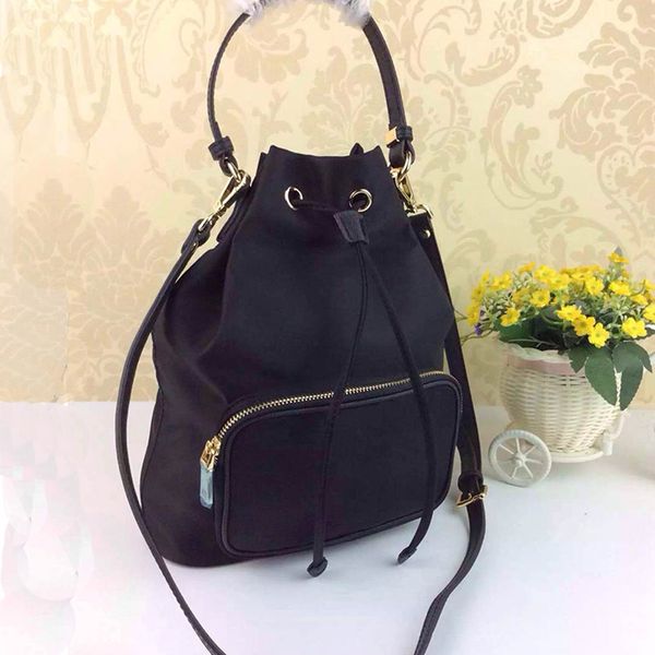 wholesale lwaterproof canvas drawstring pouch women drawstring bag bucket lady messenger bag phone purse satchel chain shoulder han vfcvb, Red;black
wholesale lwaterproof canvas drawstring pouch women drawstring bag bucket lady messenger bag phone purse satchel chain shoulder han vfcvb, Red;black