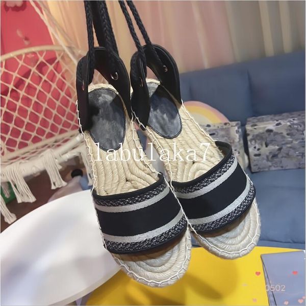 2020 paris luxury designer quite nice summer sandals beach embroidered fisherman strap sandals leather solid color 36-46 with box
2020 paris luxury designer quite nice summer sandals beach embroidered fisherman strap sandals leather solid color 36-46 with box