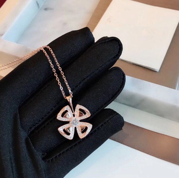 fiorever s925 sterling silver full crystal four leaf clover flower pendant charm necklace for women jewelry
fiorever s925 sterling silver full crystal four leaf clover flower pendant charm necklace for women jewelry