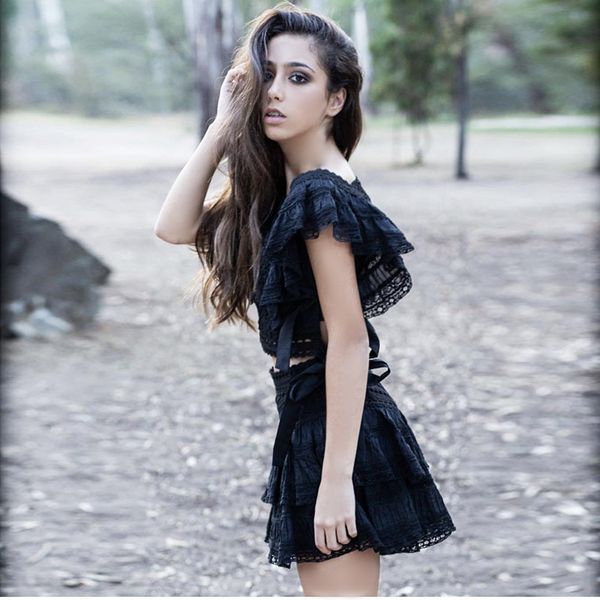 2019 summer zim designer runway shirt and short pants two pieces set women ruffles blouse female cake short pants, White
2019 summer zim designer runway shirt and short pants two pieces set women ruffles blouse female cake short pants, White