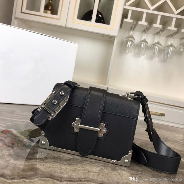 2019classic дизайнер женщина сумки роскошные коровьей цепи crossbody сумки мини натуральная кожа сумки высокое качество сумка сумка 20 см
2019classic дизайнер женщина сумки роскошные коровьей цепи crossbody сумки мини натуральная кожа сумки высокое качество сумка сумка 20 см