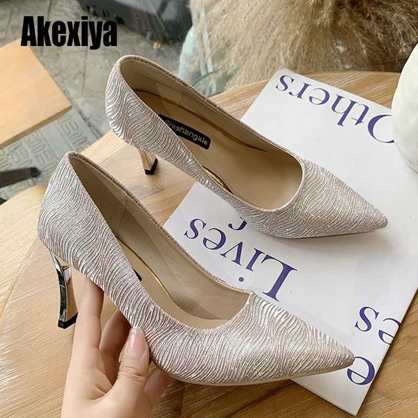2020 the new women pumps fashion classic leather high heels shoes sharp head paltform wedding plus size 34-39 s383, Black
2020 the new women pumps fashion classic leather high heels shoes sharp head paltform wedding plus size 34-39 s383, Black