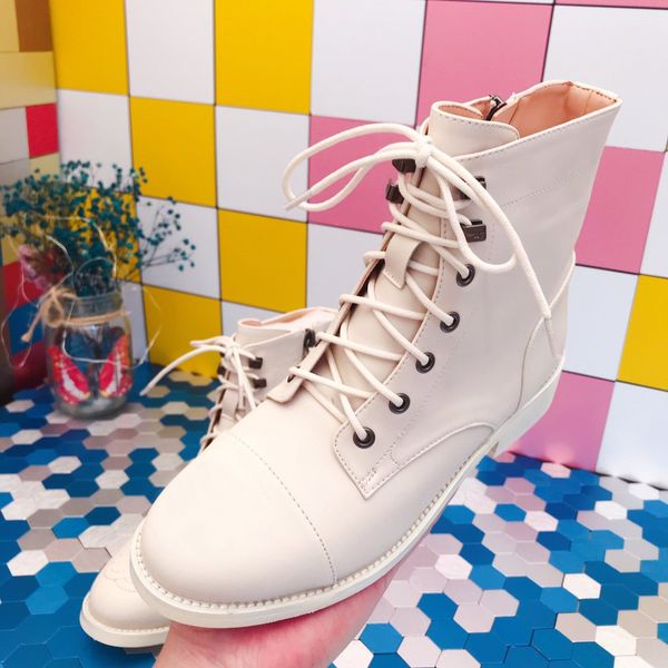 designer women shoes fashion british boots round toe martin boots black lace-up zipper fashion embroidered ankle boots size 35-40
designer women shoes fashion british boots round toe martin boots black lace-up zipper fashion embroidered ankle boots size 35-40