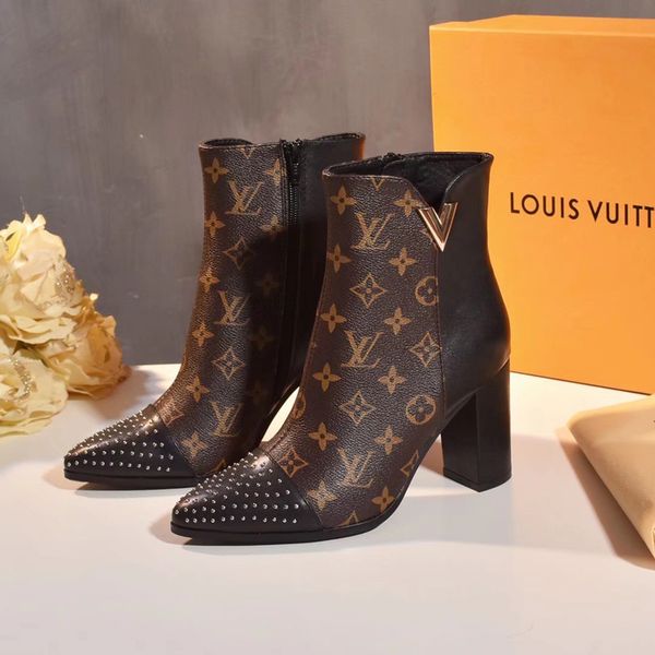 2020 new fashion luxury ladies short boots fashion comfortable leather women short boots motorcycle martin boots heel height 8cm size 35-42, Black
2020 new fashion luxury ladies short boots fashion comfortable leather women short boots motorcycle martin boots heel height 8cm size 35-42, Black