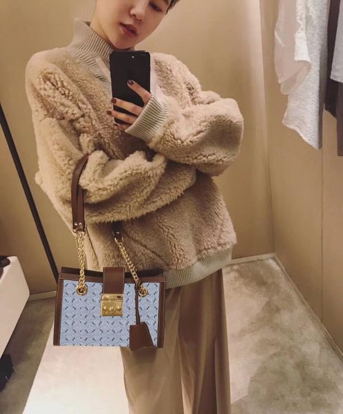designer bag for women, one - shoulder bag for outdoor travel, stylish lady messenger bag
designer bag for women, one - shoulder bag for outdoor travel, stylish lady messenger bag