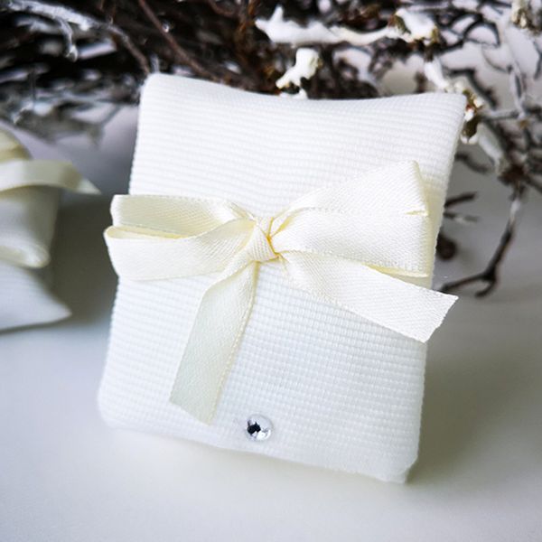 50 pieces/lot sticky buckle gift bag folding bag jewelry earring necklace packaging pouches with bowknot rhinestone candy bags
50 pieces/lot sticky buckle gift bag folding bag jewelry earring necklace packaging pouches with bowknot rhinestone candy bags