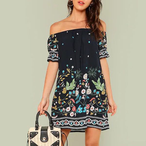 summer 2019 women dress strapless off the shoulder short-sleeved knee-length bohemian floral print beach dress, Black;gray
summer 2019 women dress strapless off the shoulder short-sleeved knee-length bohemian floral print beach dress, Black;gray