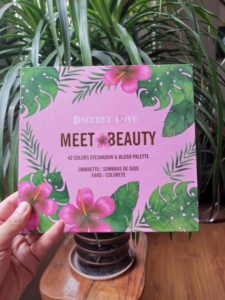 2019 Новые глаза Dsecret love Meet Beauty 42 цвета Румяна Палитра теней для век Глаза красоты ме
2019 Новые глаза Dsecret love Meet Beauty 42 цвета Румяна Палитра теней для век Глаза красоты ме