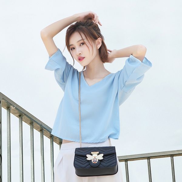 new designer hand bag female luxury shoulder bag wild shoulder oblique new designer shoulder bag ins super fire chain
new designer hand bag female luxury shoulder bag wild shoulder oblique new designer shoulder bag ins super fire chain