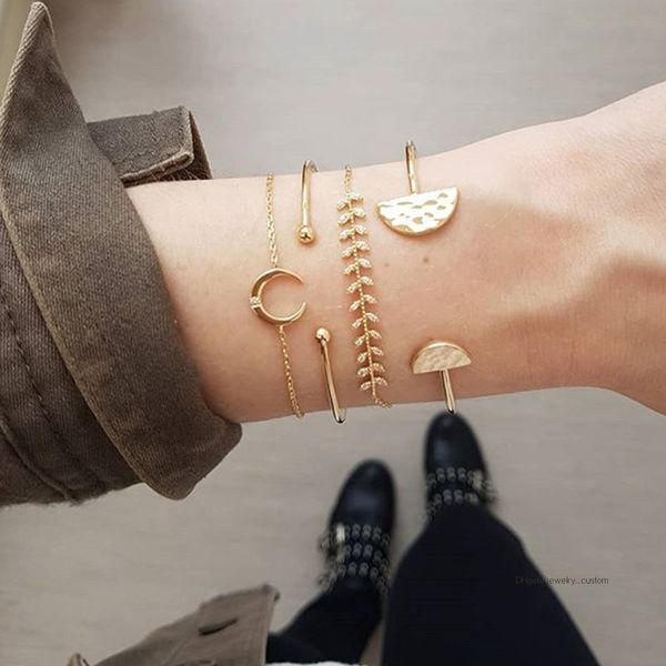 4 pcs/set women bracelet fine crystal leaves moon geometry open bracelet set beach fashion jewelry accessories, Golden;silver
4 pcs/set women bracelet fine crystal leaves moon geometry open bracelet set beach fashion jewelry accessories, Golden;silver
