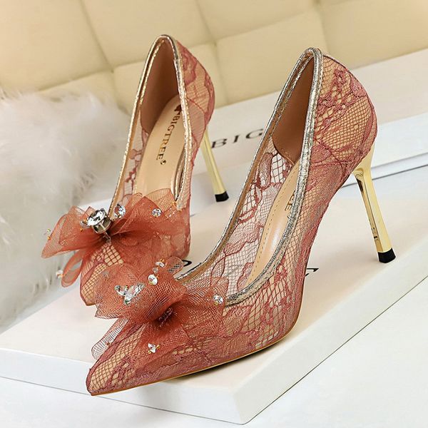 bigtree shoes lace women pumps pointed high heels women shoes rhinestone bow wedding metal with stiletto heels party, Black
bigtree shoes lace women pumps pointed high heels women shoes rhinestone bow wedding metal with stiletto heels party, Black