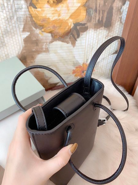 2020 fashion brand luxury shoulder bag designer handbags mini shopping bag luxury handbags leather cross-body bag ing
2020 fashion brand luxury shoulder bag designer handbags mini shopping bag luxury handbags leather cross-body bag ing
