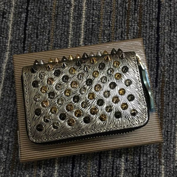 in2021 fashion leather mens and womens wallets classic daily short rivet zipper red shoes wallet trend leisure bouquet, Red;black
in2021 fashion leather mens and womens wallets classic daily short rivet zipper red shoes wallet trend leisure bouquet, Red;black