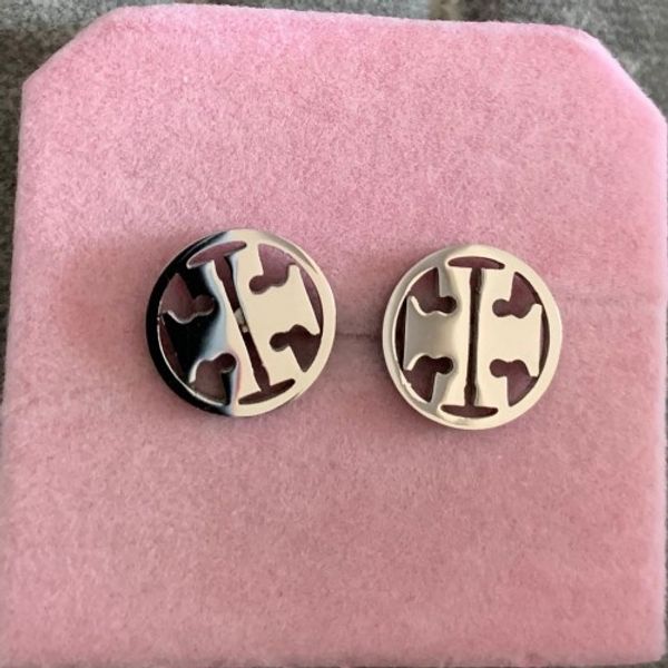 2019 deluxe de igner brand ro e gold ilver letter tb tud ear fa hion tainle teel lover earring for women men whole ale
2019 deluxe de igner brand ro e gold ilver letter tb tud ear fa hion tainle teel lover earring for women men whole ale