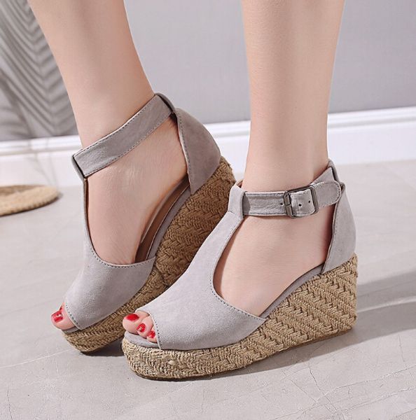 large size sandals female 2019 spring and summer new european and american slope with a word with a buckle fish mouth single shoes women sel, Black
large size sandals female 2019 spring and summer new european and american slope with a word with a buckle fish mouth single shoes women sel, Black