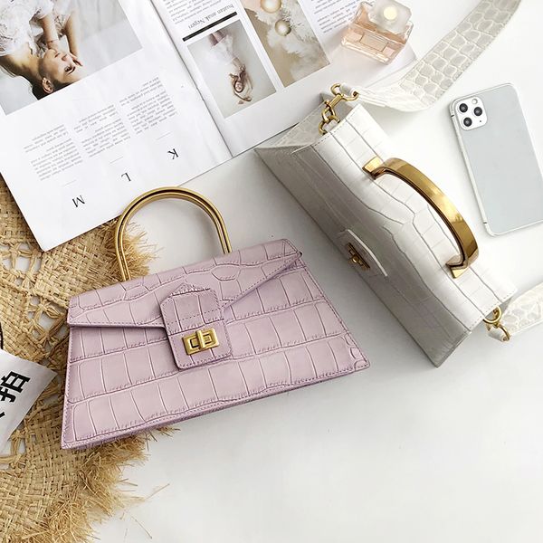 new leather crocodile pattern hand bill of lading shoulder slung handbag metal handle envelope niche design trapezoidal temperam
new leather crocodile pattern hand bill of lading shoulder slung handbag metal handle envelope niche design trapezoidal temperam