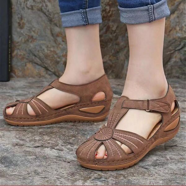 2020 new women sandal hllow out platform waterproo sli on round female casual comfortable fashion sunmmer plus size, Black
2020 new women sandal hllow out platform waterproo sli on round female casual comfortable fashion sunmmer plus size, Black