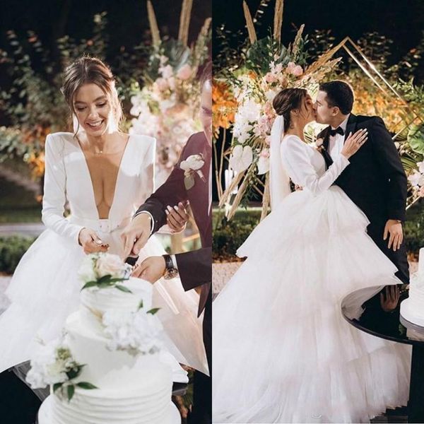 2020 plunging tiered wedding dresses scoop neck long sleeves satin sweep train custom made country wedding gown vestido de novia, White
2020 plunging tiered wedding dresses scoop neck long sleeves satin sweep train custom made country wedding gown vestido de novia, White