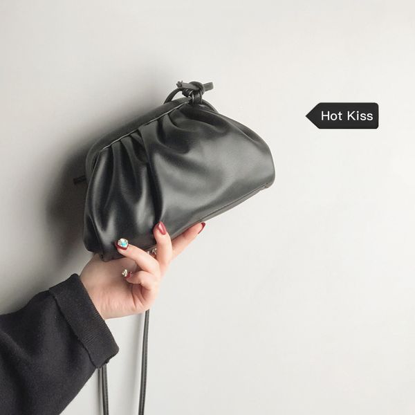 чистый красный конверт женский 2020 новый messenger bag ins иностранный стиль складка плеча messenger small fragrance
чистый красный конверт женский 2020 новый messenger bag ins иностранный стиль складка плеча messenger small fragrance