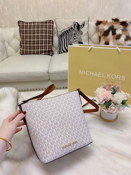 2020 новый ведро сумка мода простой дамы ведро сумка сумка сумка рюкзак 
2020 новый ведро сумка мода простой дамы ведро сумка сумка сумка рюкзак