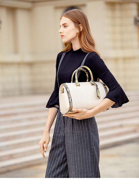 fashion cowhide female bag explosion models boston women's bag snake pattern shoulder bags messenger bag leather women bags
fashion cowhide female bag explosion models boston women's bag snake pattern shoulder bags messenger bag leather women bags