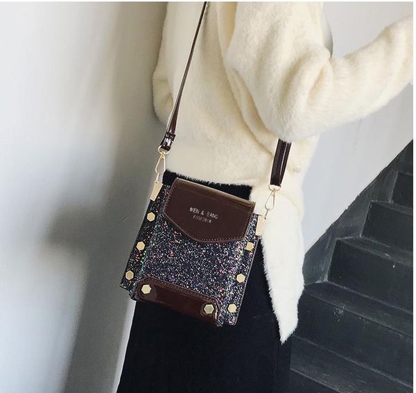 bag female 2020 wave korean version of autumn and winter retro wild fashion simple sequined shoulder messenger bag small square bag
bag female 2020 wave korean version of autumn and winter retro wild fashion simple sequined shoulder messenger bag small square bag