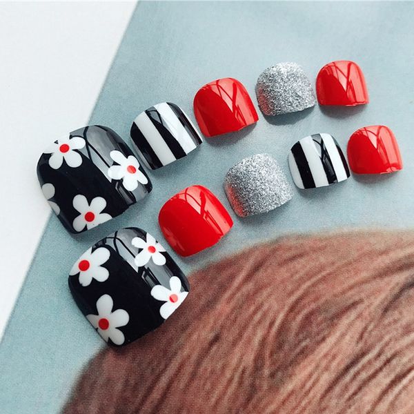 silver glitter fake toenails shiny black stripe flower false toenail lady fashion nail design manicure tool t043-2, Red;gold
silver glitter fake toenails shiny black stripe flower false toenail lady fashion nail design manicure tool t043-2, Red;gold