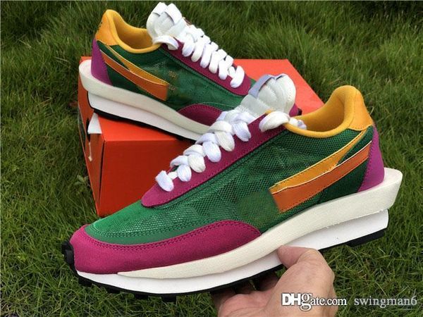 authentic sacai x ldwaffle pine green running shoes men women green gusto black anthracite sports sneakers bv0073-301 with box 
authentic sacai x ldwaffle pine green running shoes men women green gusto black anthracite sports sneakers bv0073-301 with box