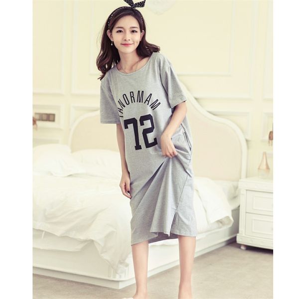 2020 spring and summer women's short sleeve nightdress letter loose large dress, Black;red
2020 spring and summer women's short sleeve nightdress letter loose large dress, Black;red