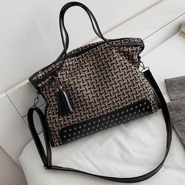 woven luxury handbags crossbody bags for women 2020 women bags large-capacity shoulder bag fashion rivet casual messenger bag
woven luxury handbags crossbody bags for women 2020 women bags large-capacity shoulder bag fashion rivet casual messenger bag
