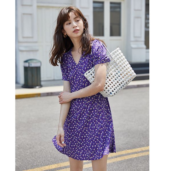 make the new summer little little daisy fairy french v-neck show thin purple skirt, Black;gray
make the new summer little little daisy fairy french v-neck show thin purple skirt, Black;gray