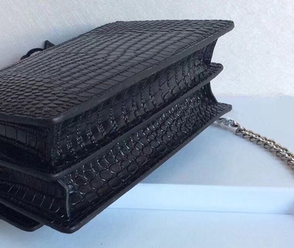 crocodile pattern designer handbag silver chain genuine leather designer handbags women shoulder bags 1711
crocodile pattern designer handbag silver chain genuine leather designer handbags women shoulder bags 1711