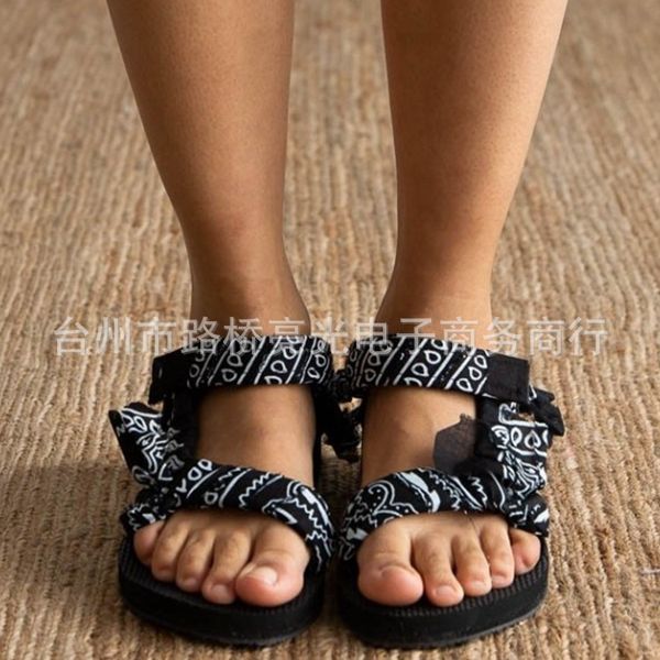 2020 women platform sandals fashion printed hook & loop slipper girls outwear shoes, Black
2020 women platform sandals fashion printed hook & loop slipper girls outwear shoes, Black