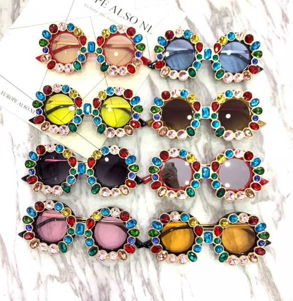 dhl 2019 colorful imitation diamond frame sunglasses luxury design exaggerated women sunglasses 8 colors with full rhinestone, White;black
dhl 2019 colorful imitation diamond frame sunglasses luxury design exaggerated women sunglasses 8 colors with full rhinestone, White;black