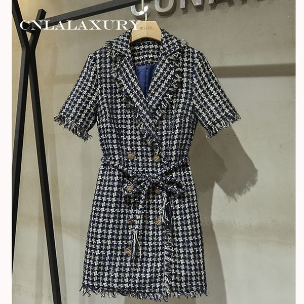 2019 designer blazer women's double breasted metal button long sleeve notched collar jacket wool blends tweed blazer coat dress, White;black
2019 designer blazer women's double breasted metal button long sleeve notched collar jacket wool blends tweed blazer coat dress, White;black
