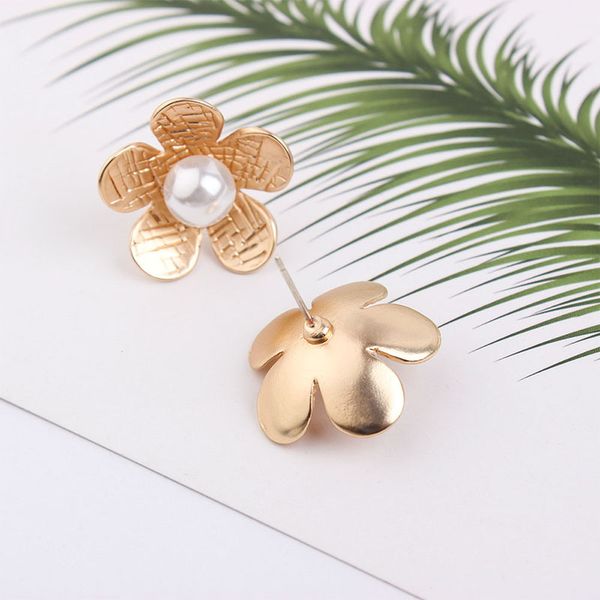 fashion- shell pearl ear stud retro s925 silver needle earrings korean style women girl jewelry two colors golden silver
fashion- shell pearl ear stud retro s925 silver needle earrings korean style women girl jewelry two colors golden silver