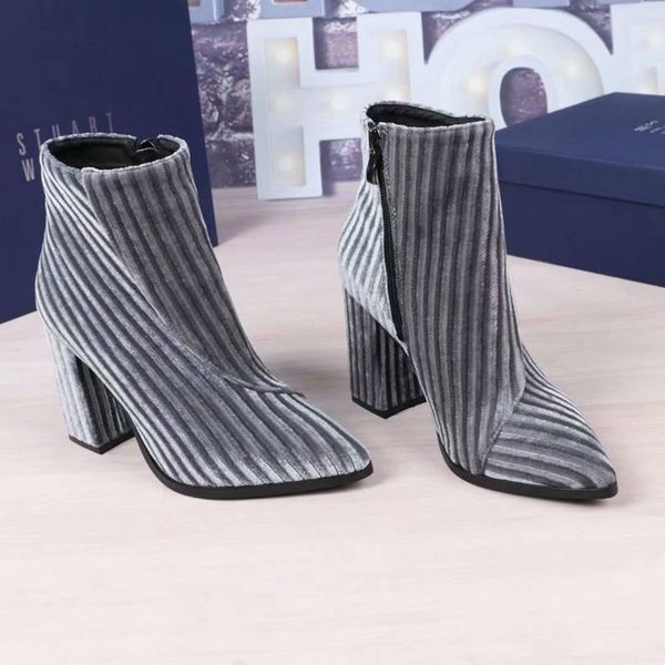 well designer women boots leather womens star trail platform boot luxury black martin boots winter boots shoes ing
well designer women boots leather womens star trail platform boot luxury black martin boots winter boots shoes ing